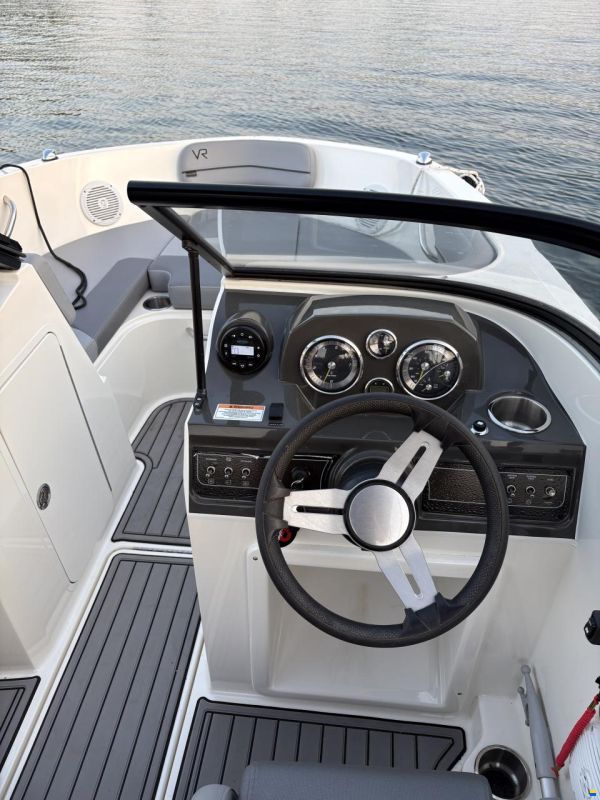 Bayliner VR4