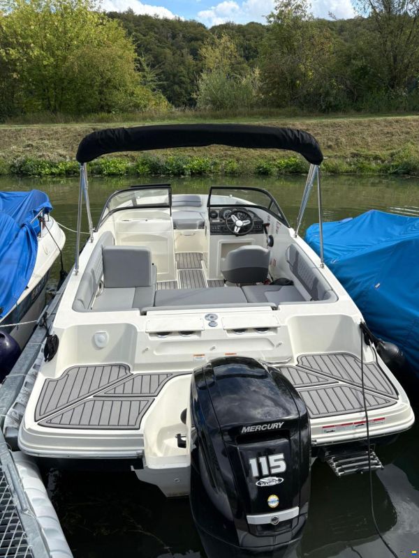 Bayliner VR4