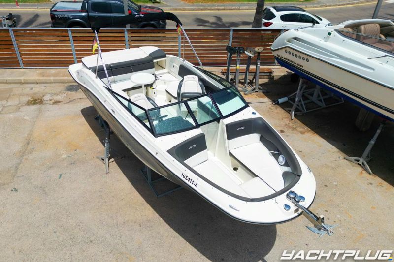 Sea Ray SPX 230