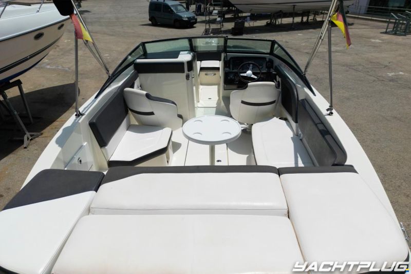 Sea Ray SPX 230