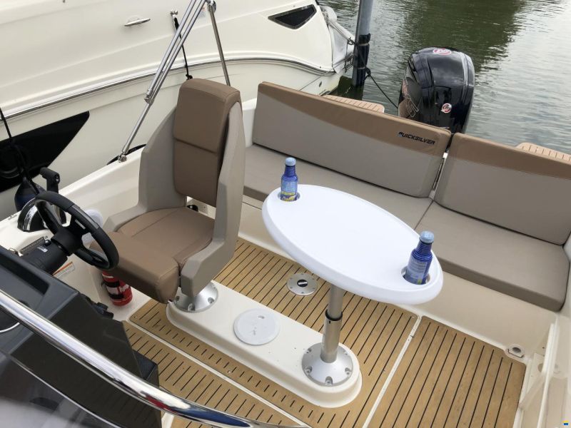 Quicksilver Activ 605 Sundeck