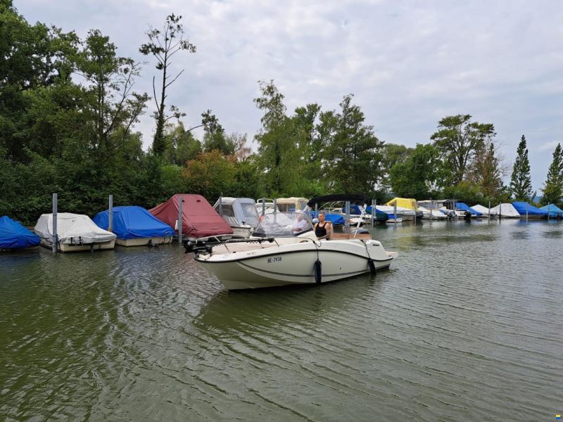 Quicksilver Activ 605 Sundeck