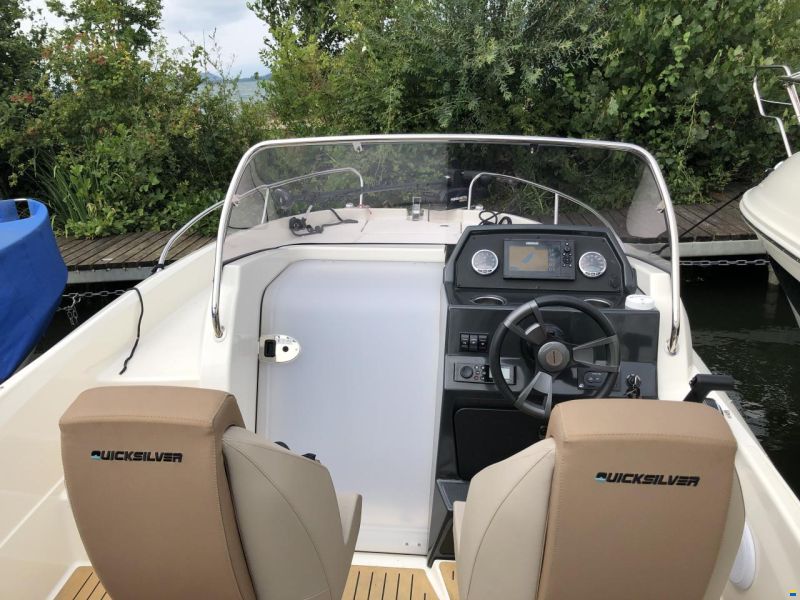 Quicksilver Activ 605 Sundeck