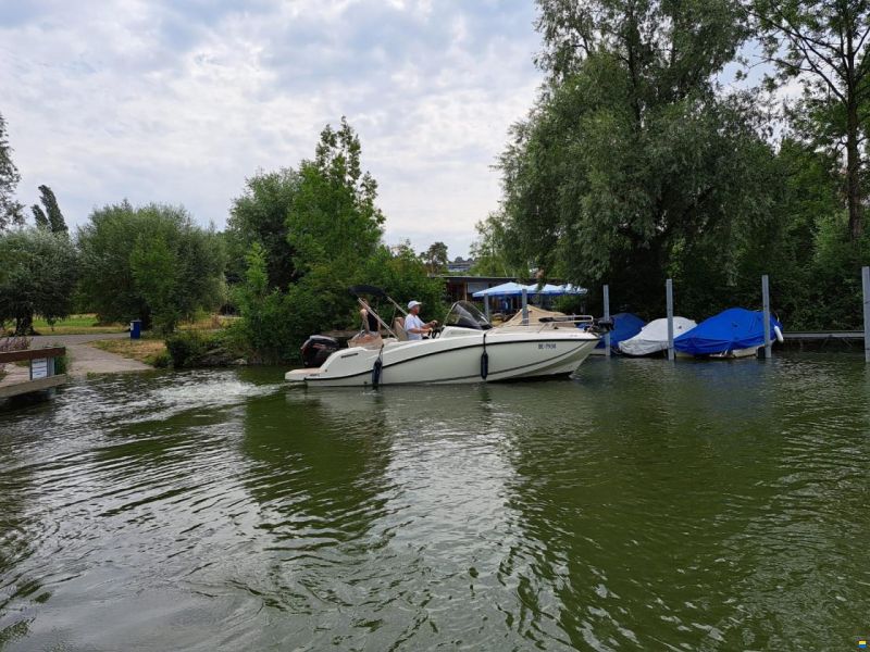 Quicksilver Activ 605 Sundeck