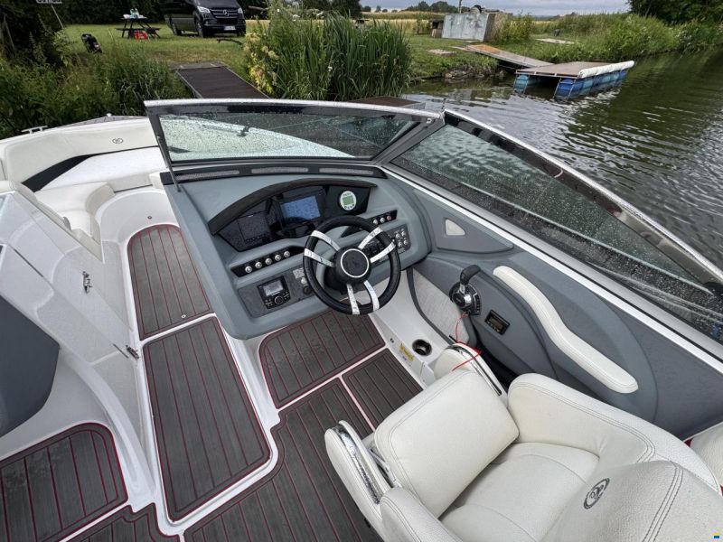 Cobalt R3 Surf