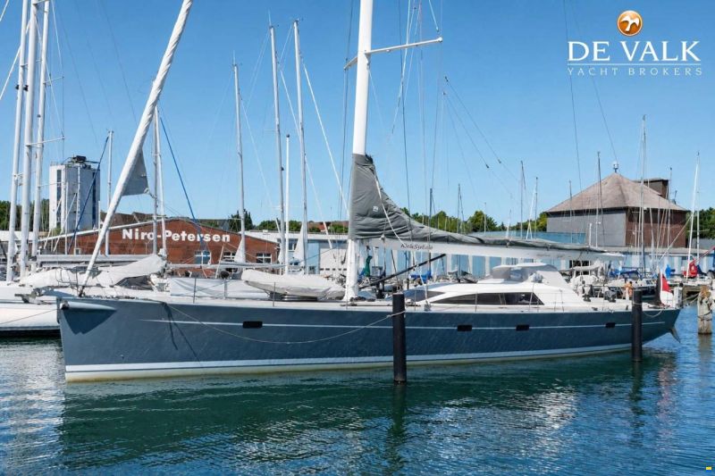 Grand Soleil 70