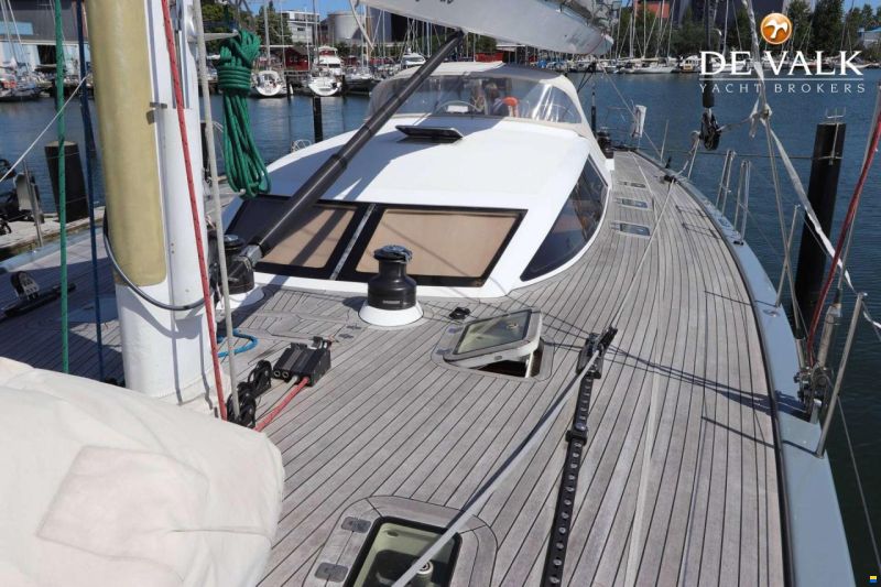 Grand Soleil 70