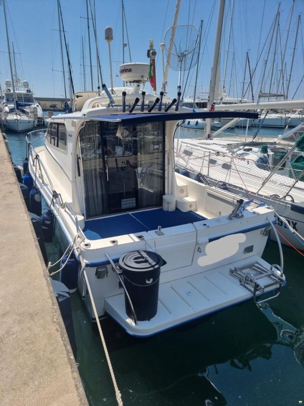 Poly Form Triakis C30 cabin