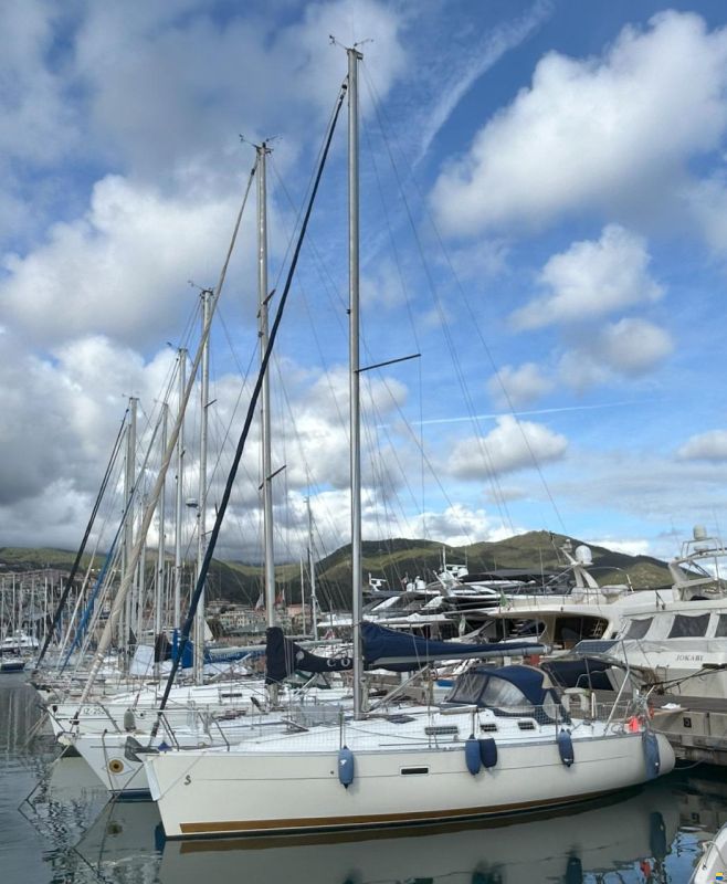 Beneteau OCEANIS 323