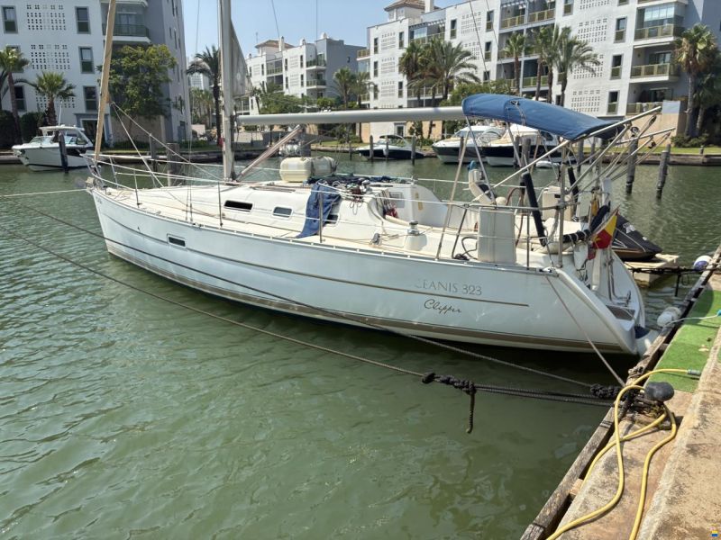 Beneteau Oceanis 323