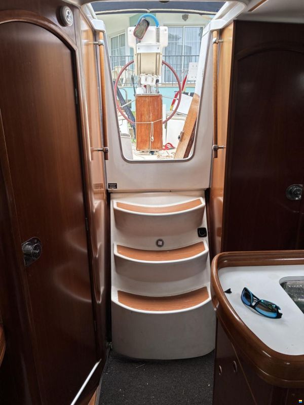 Beneteau Oceanis 323
