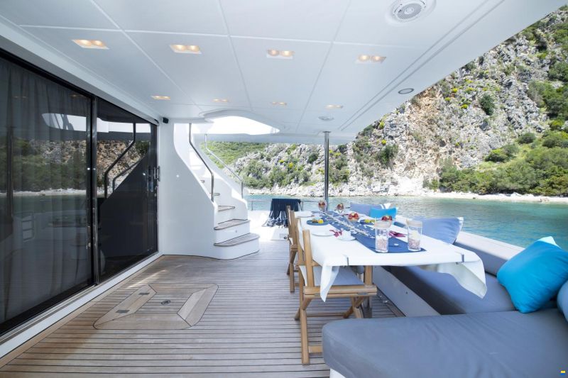 Azimut 84 Fly