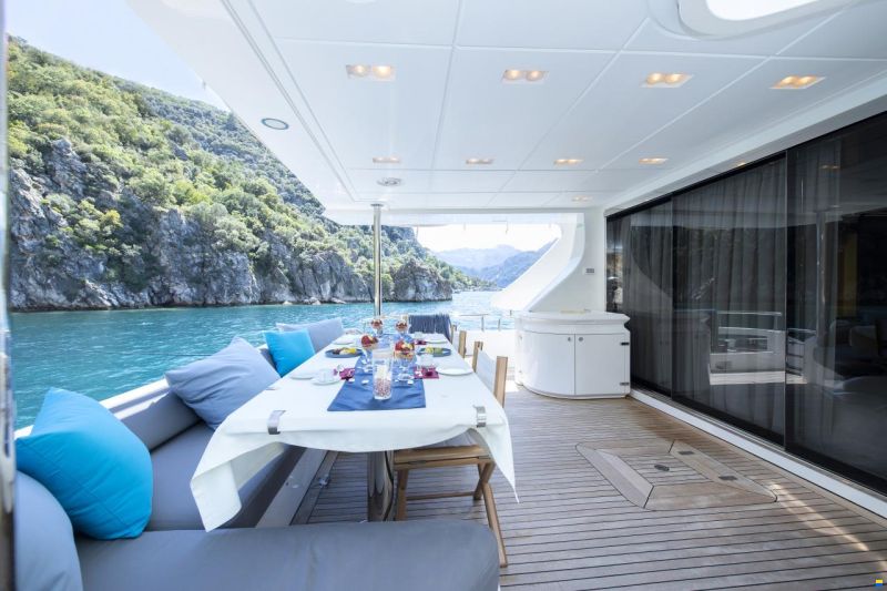 Azimut 84 Fly