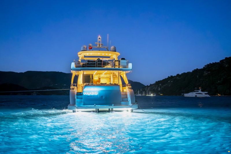Azimut 84 Fly