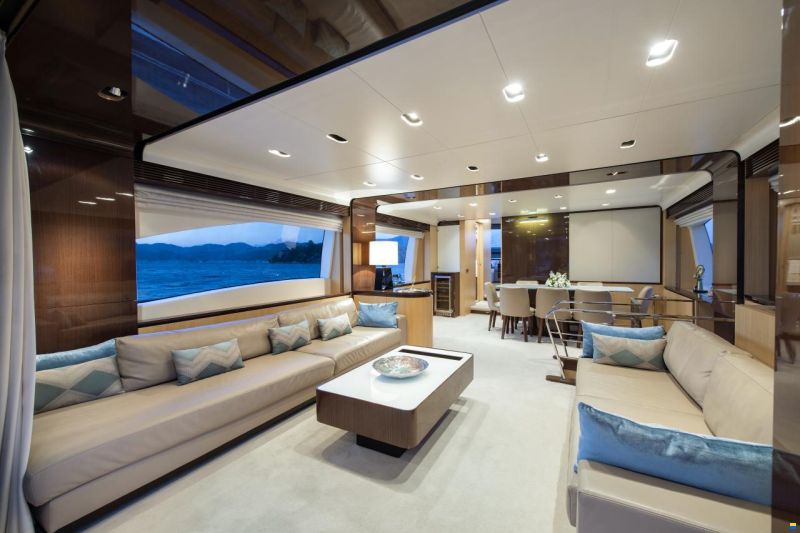 Azimut 84 Fly