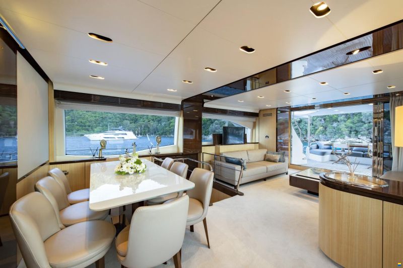 Azimut 84 Fly