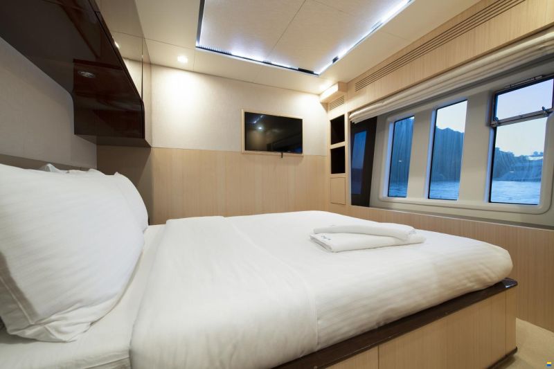 Azimut 84 Fly