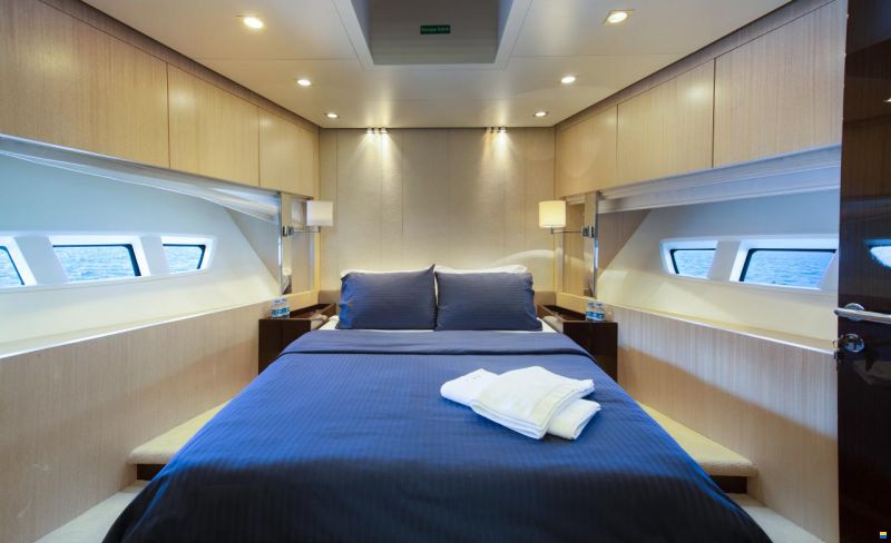 Azimut 84 Fly