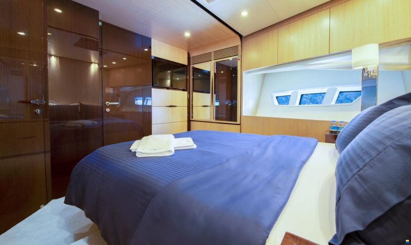 Azimut 84 Fly