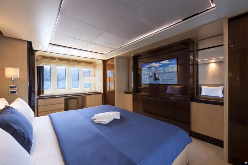 Azimut 84 Fly