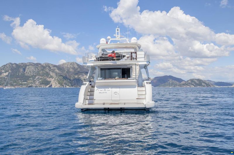 Azimut 84 Fly