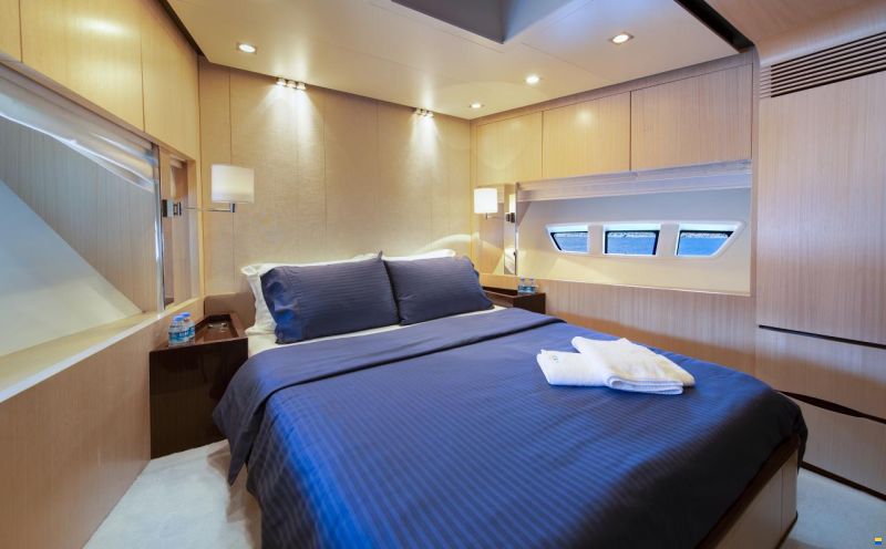 Azimut 84 Fly