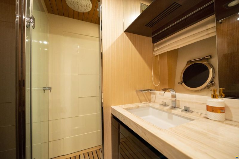 Azimut 84 Fly