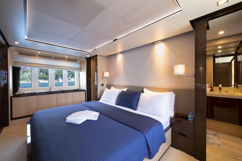 Azimut 84 Fly
