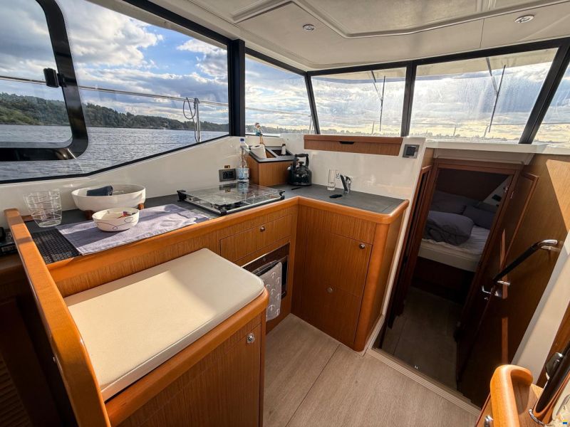 Beneteau Swift Trawler 35