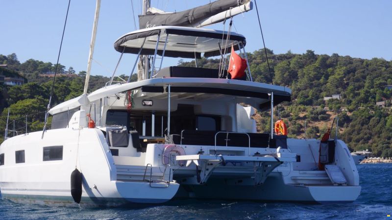 Lagoon 46 FLY