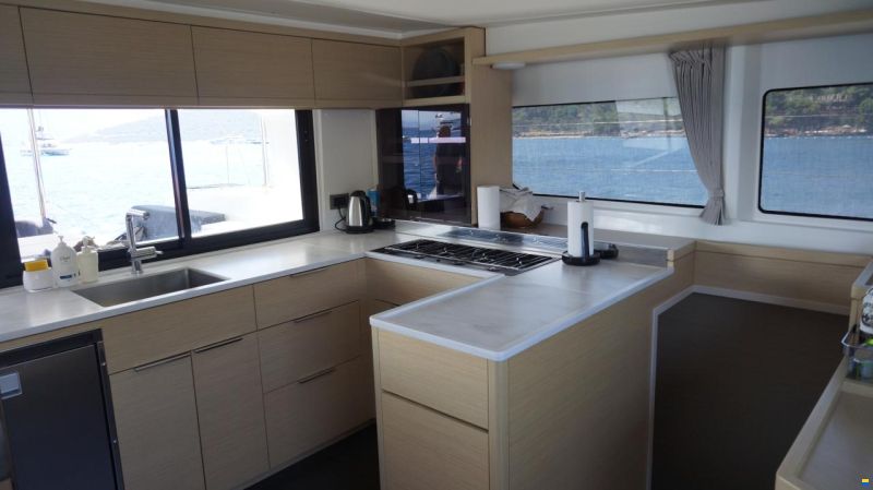 Lagoon 46 FLY