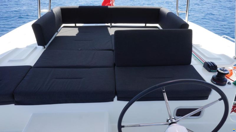 Lagoon 46 FLY