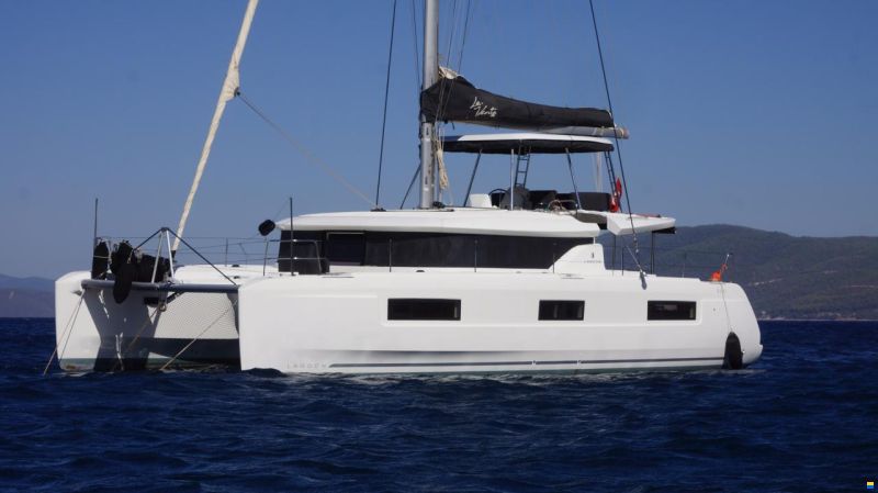 Lagoon 46 FLY