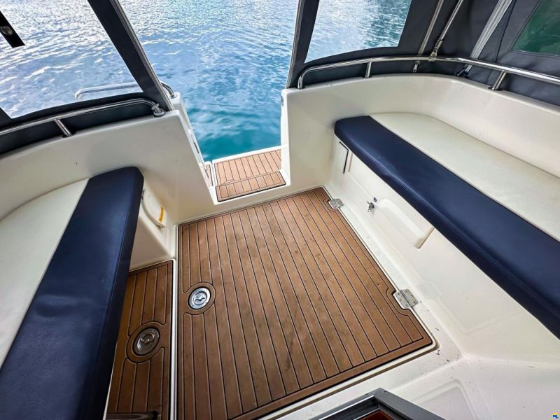 Bella 765 Cabin