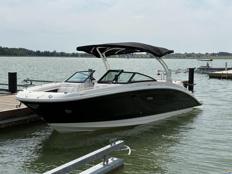 Sea Ray 270 Sundeck