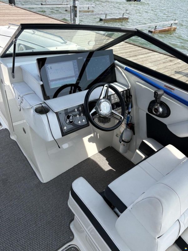 Sea Ray 270 Sundeck
