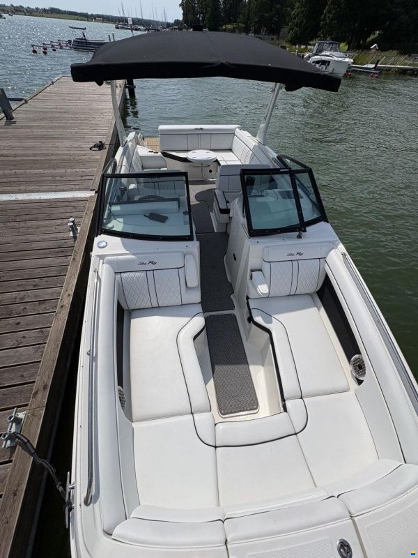 Sea Ray 270 Sundeck