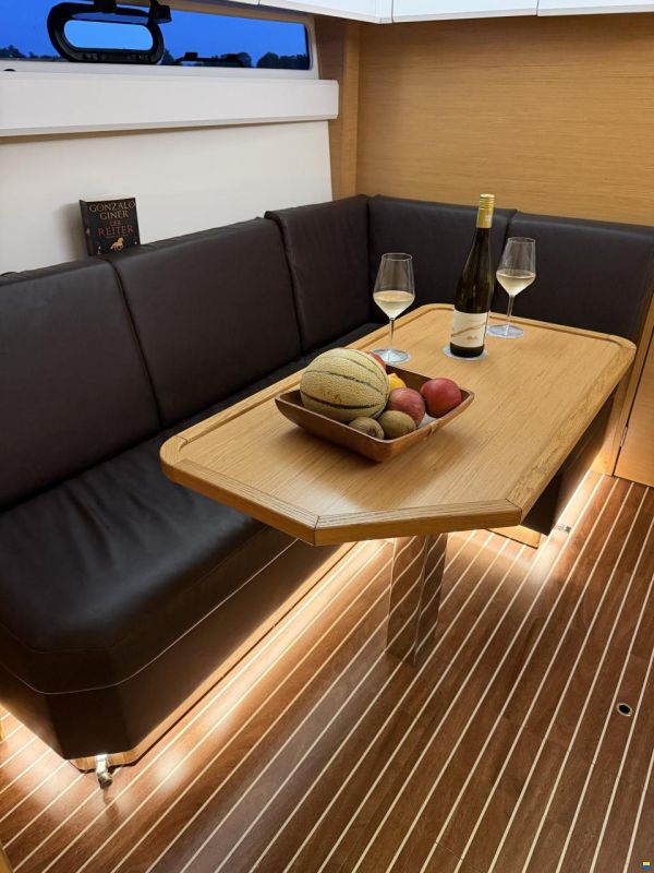 Bavaria 360 Coupe mit Joystick
