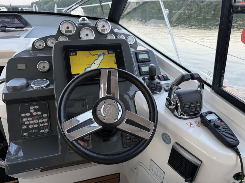 Bavaria 360 Coupe mit Joystick
