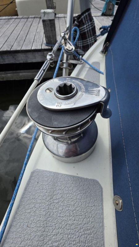 LM 28