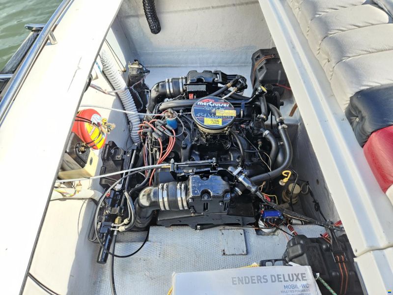 Century Ultra 2 - Mercruiser 454 Magnum