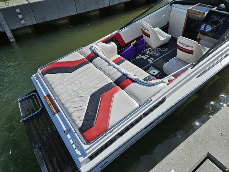 Century Ultra 2 - Mercruiser 454 Magnum