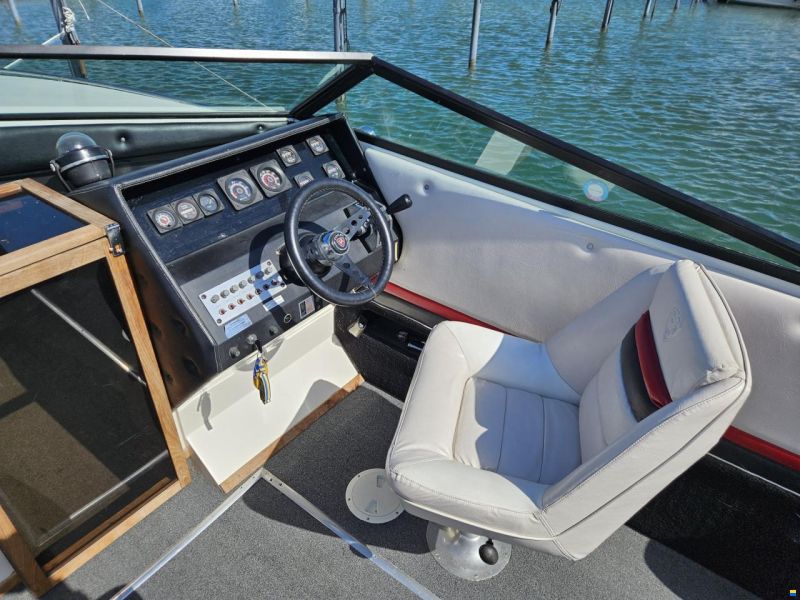 Century Ultra 2 - Mercruiser 454 Magnum