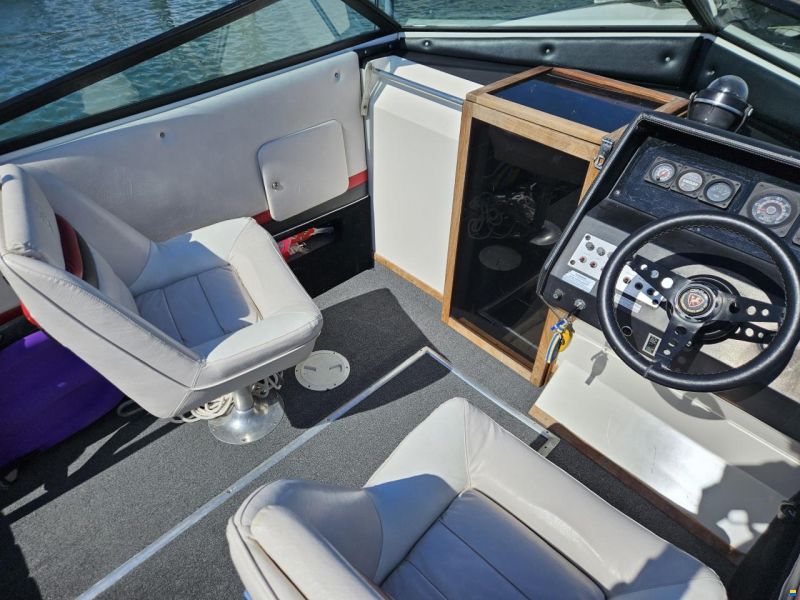 Century Ultra 2 - Mercruiser 454 Magnum