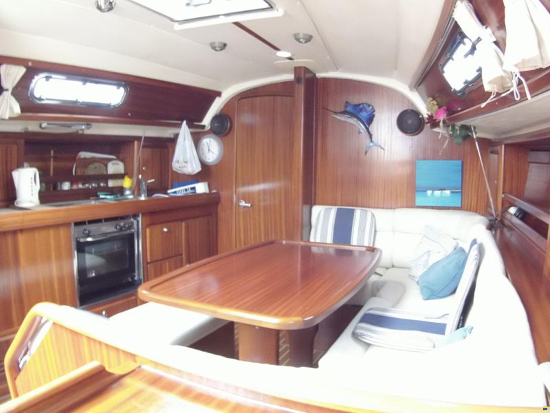 Bavaria 37