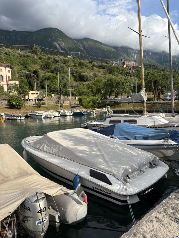 Falcon Boats CB1800