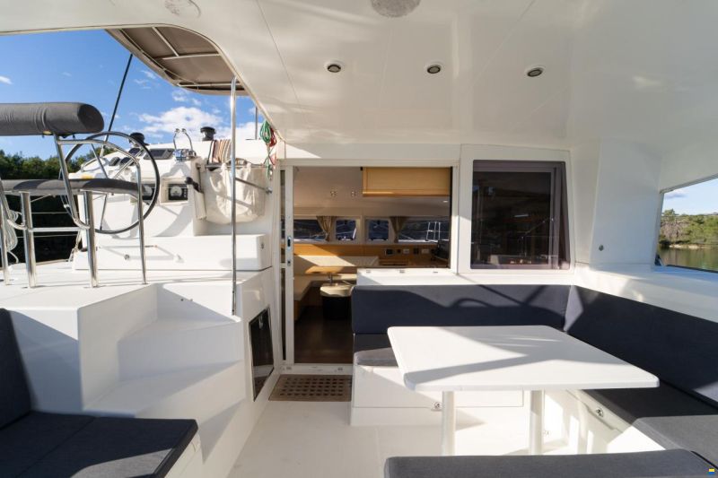 Lagoon 400S2