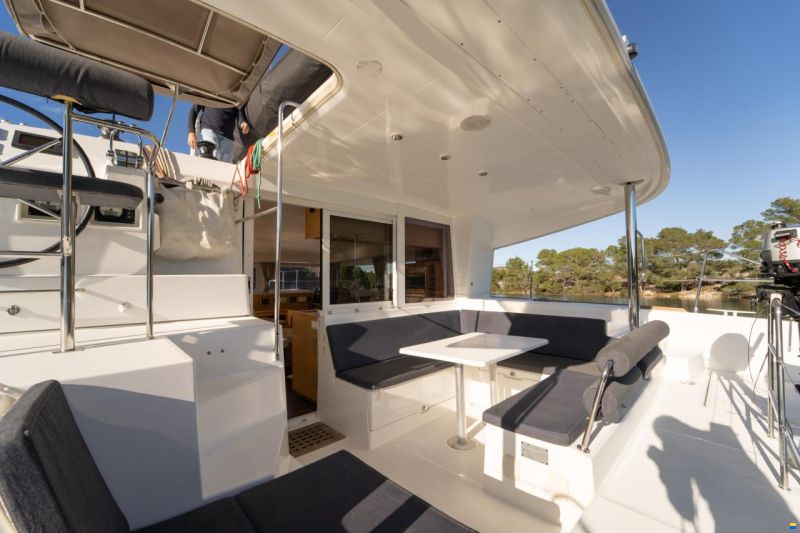 Lagoon 400S2