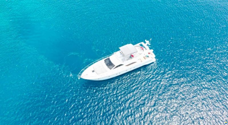 Ferretti 57