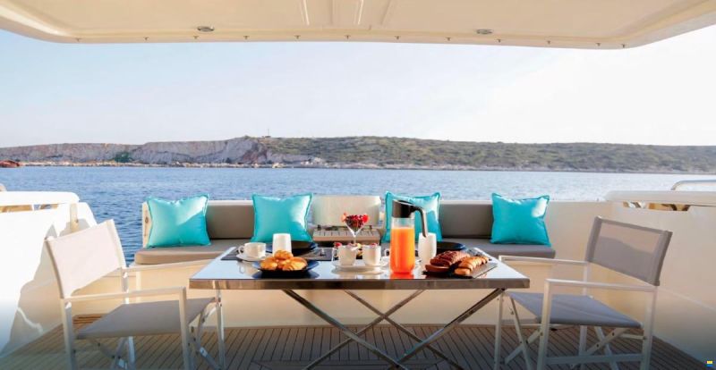 Ferretti 57